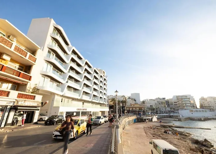 Ivory Suite Seafront With Views!- Fl 13 By Homely