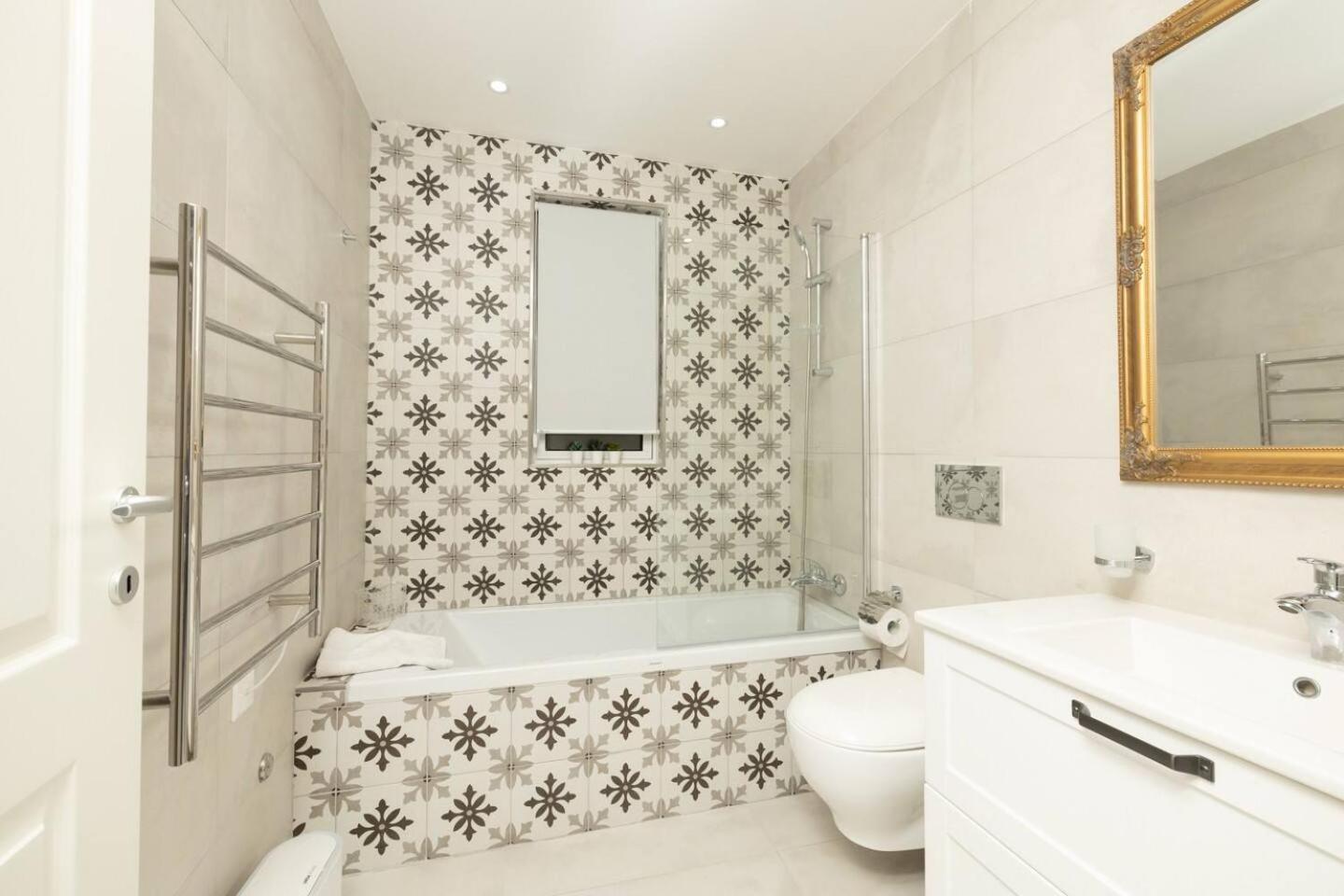 Apartment Ivory Seafront With Views!- Fl 13 By Homely *
