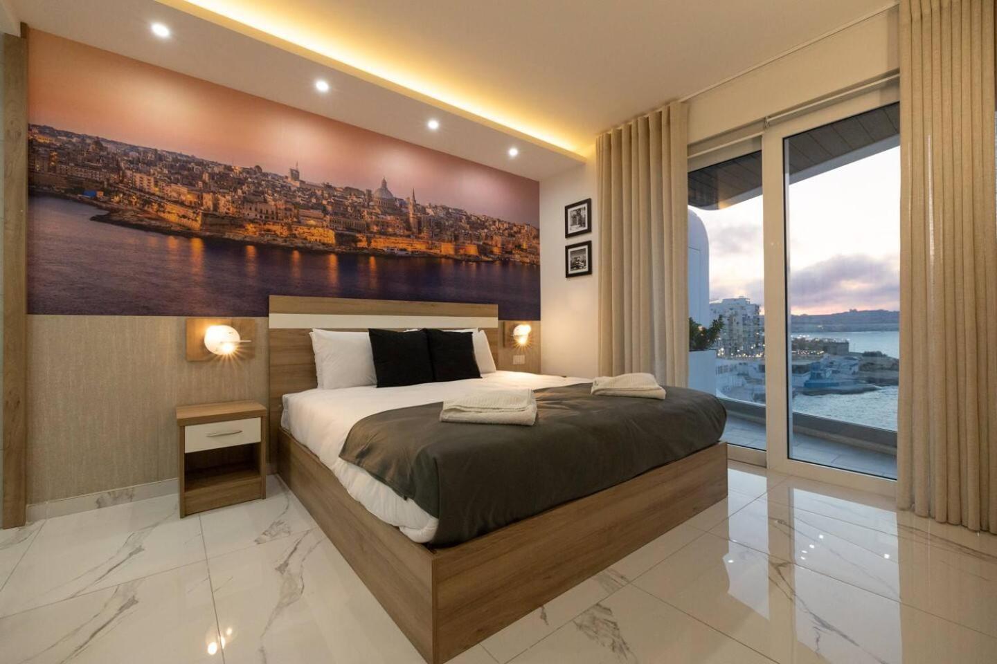 Ivory Seafront With Views!- Fl 13 By Homely *
