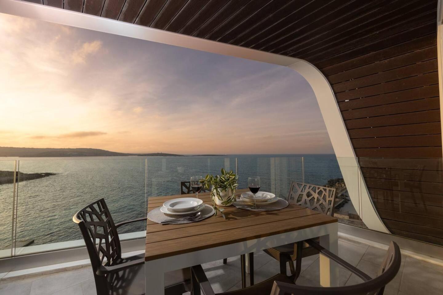 Ivory Seafront With Views!- Fl 13 By Homely St. Paul's Bay